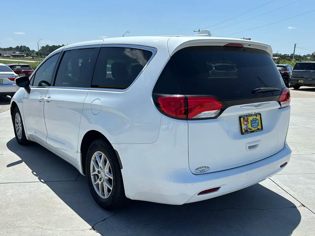 2017 Chrysler Pacifica - $9,995
