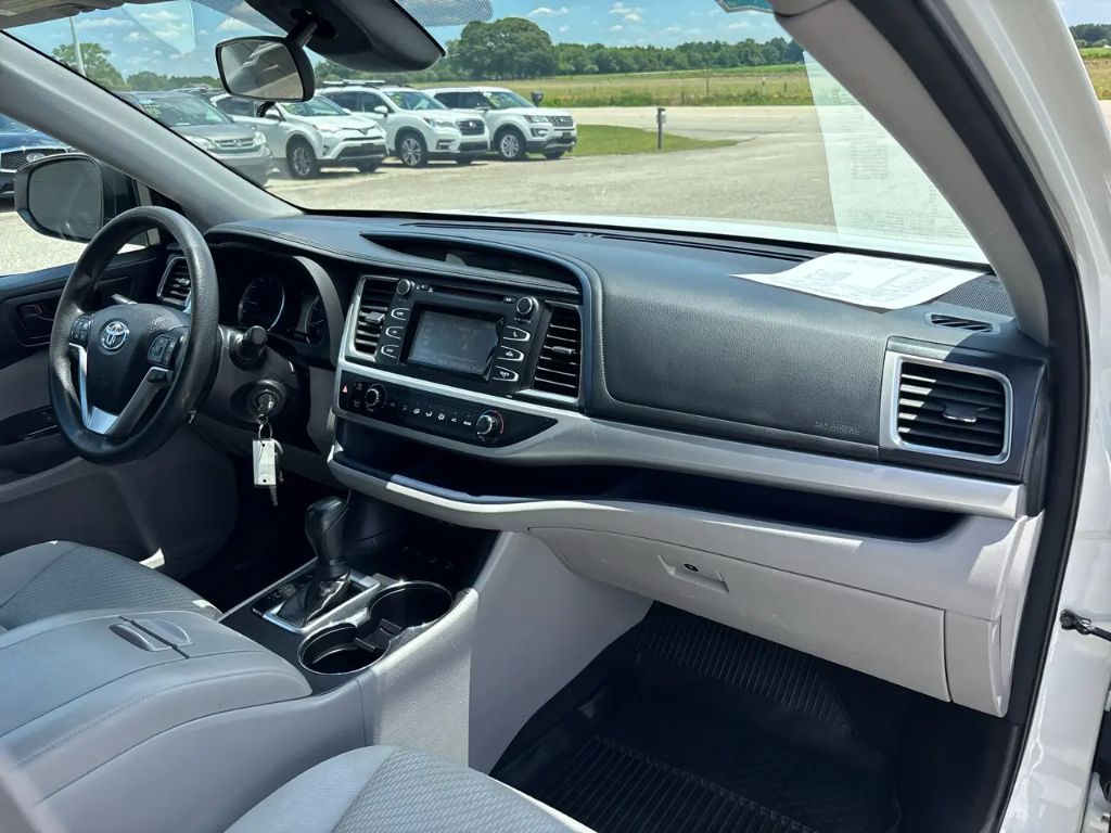 2018 Toyota Highlander - $17,300