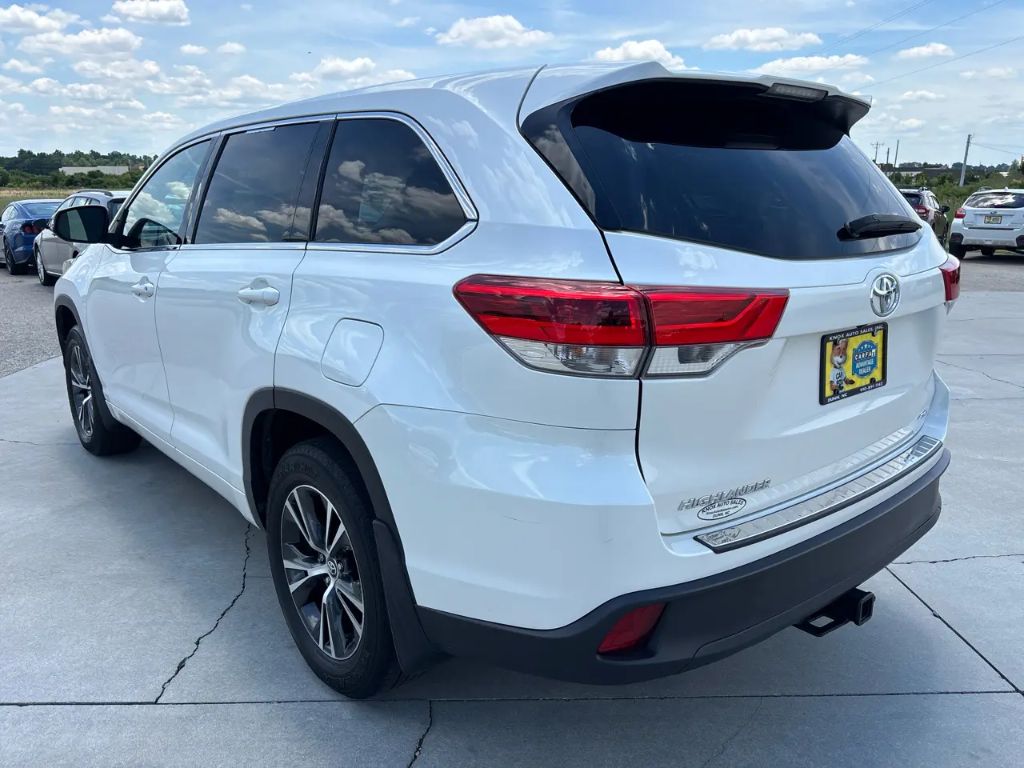 2018 Toyota Highlander - $17,300