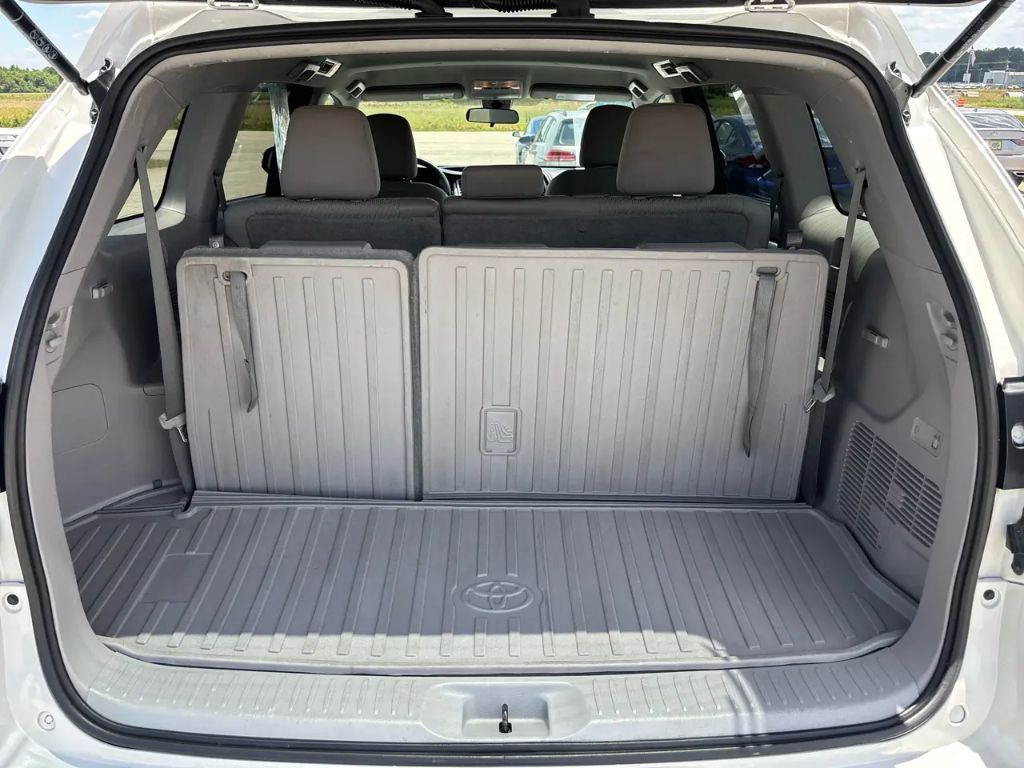 2018 Toyota Highlander - $17,300