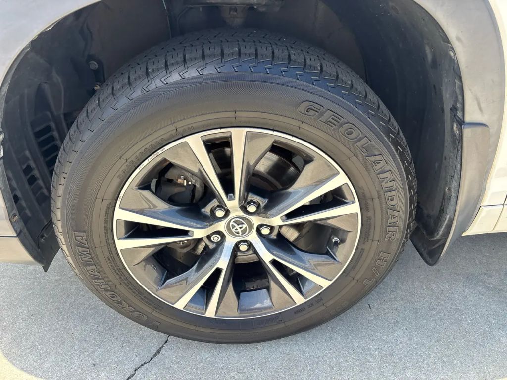 2018 Toyota Highlander - $17,300