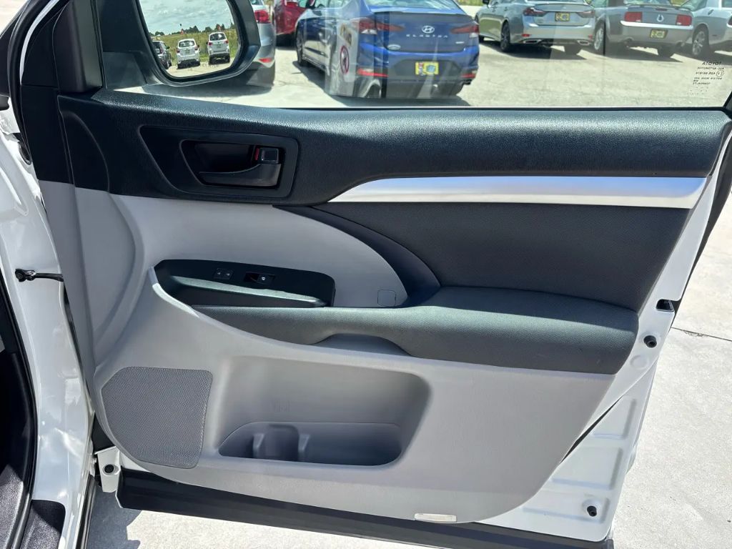 2018 Toyota Highlander - $17,300