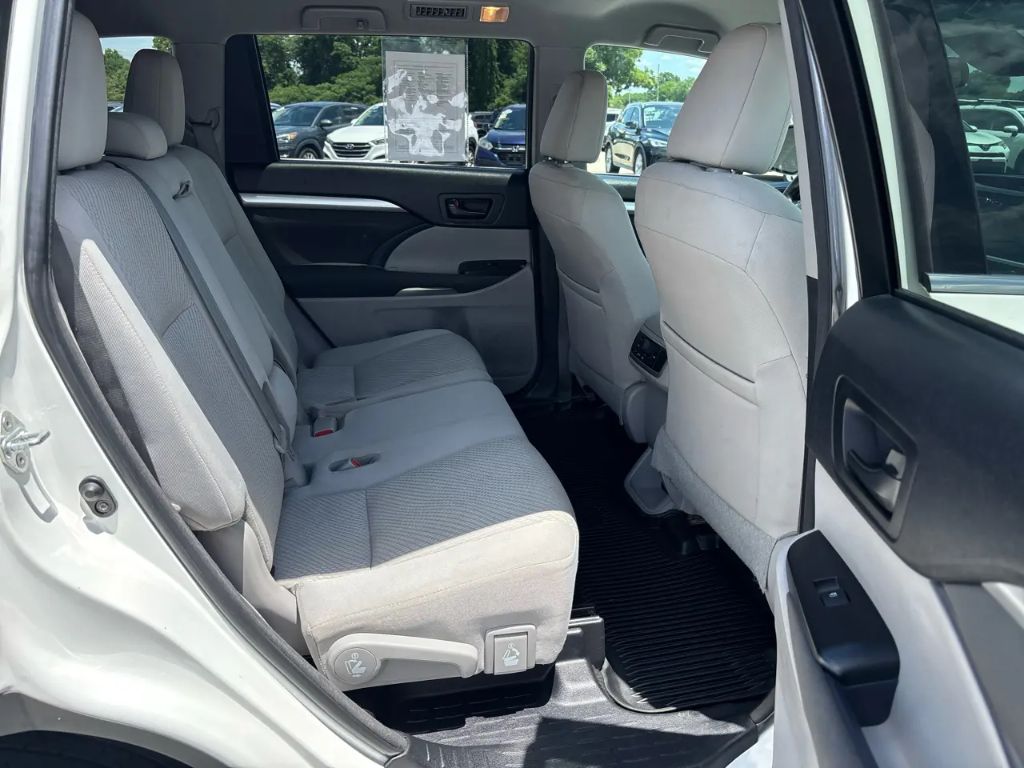 2018 Toyota Highlander - $17,300