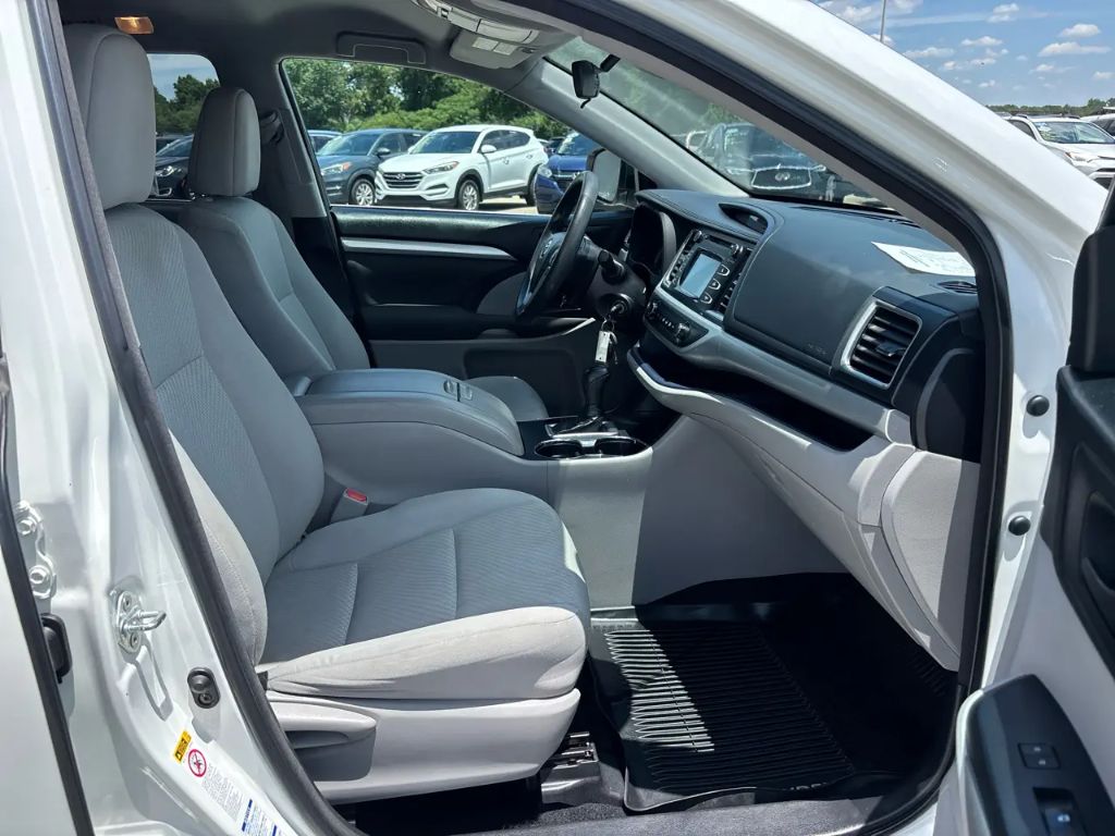 2018 Toyota Highlander - $17,300