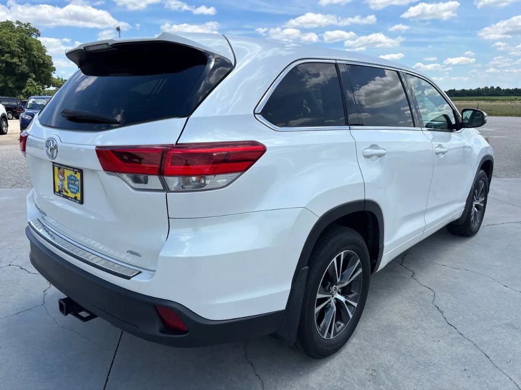 2018 Toyota Highlander - $17,300