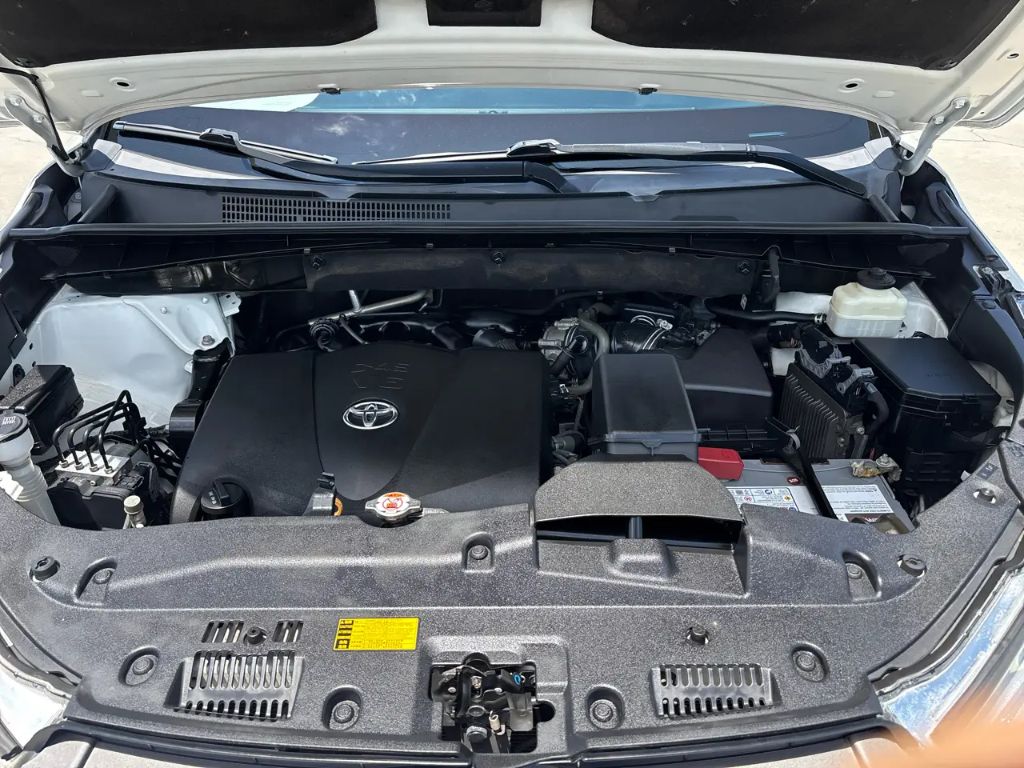 2018 Toyota Highlander - $17,300