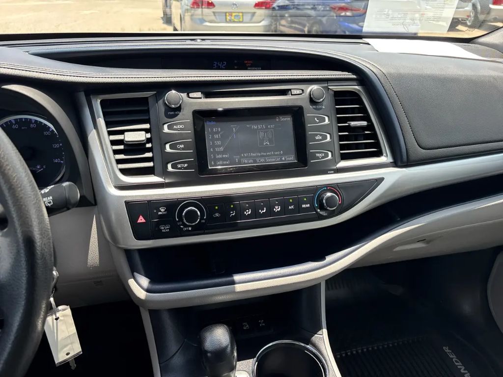 2018 Toyota Highlander - $17,300