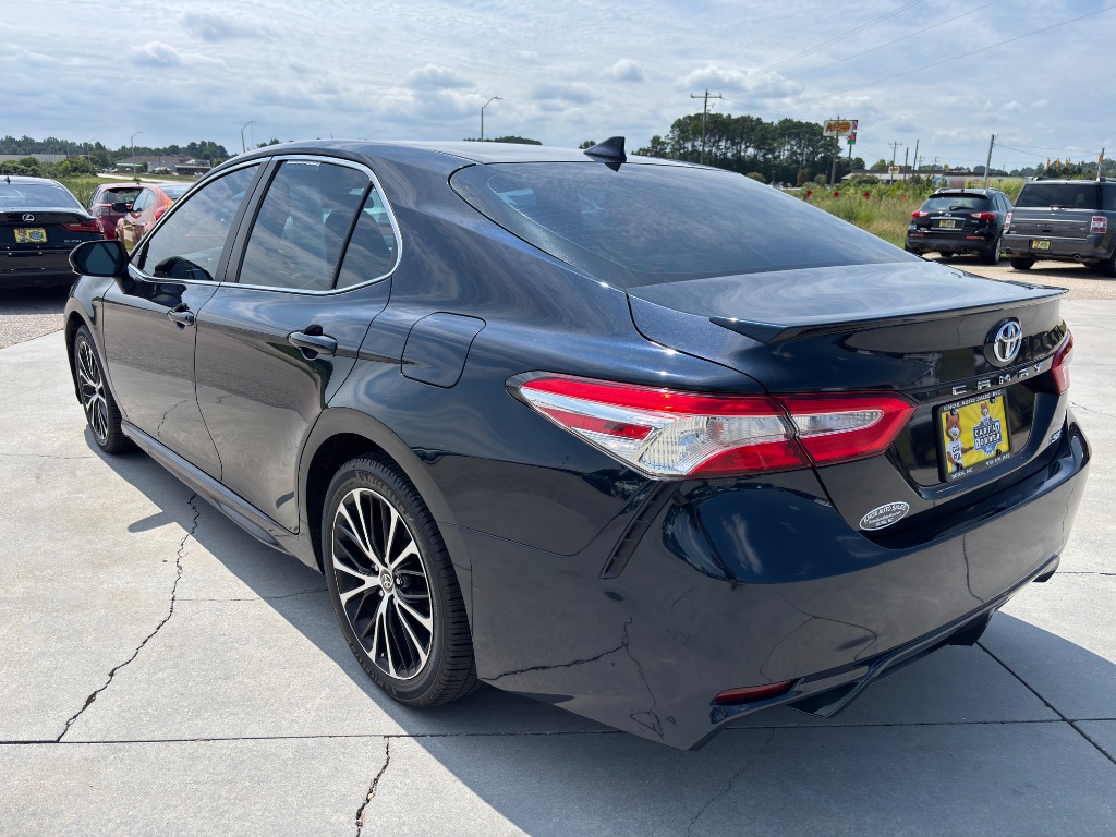 2020 Toyota Camry - $14,995