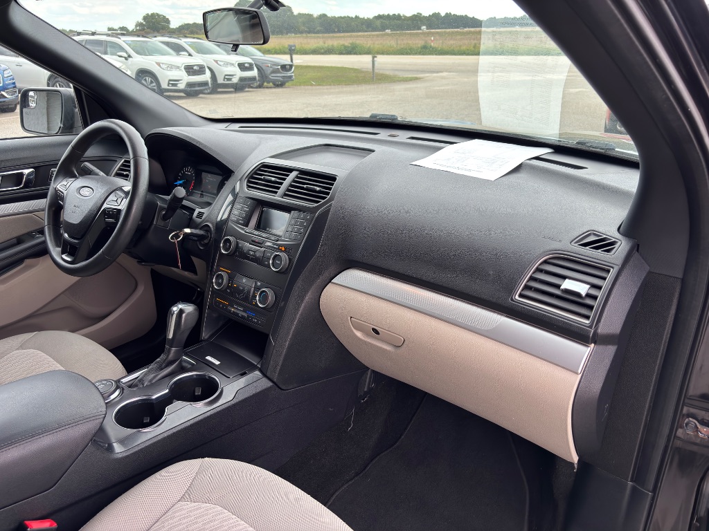 2019 Ford Explorer - $13,900