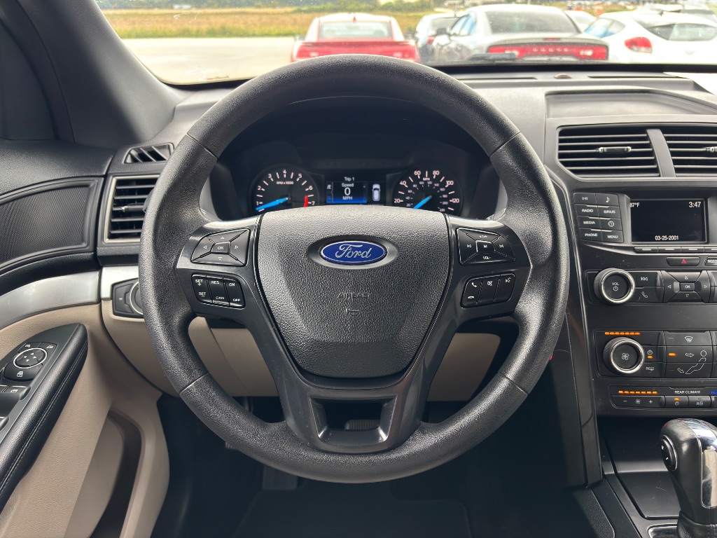 2019 Ford Explorer - $13,900
