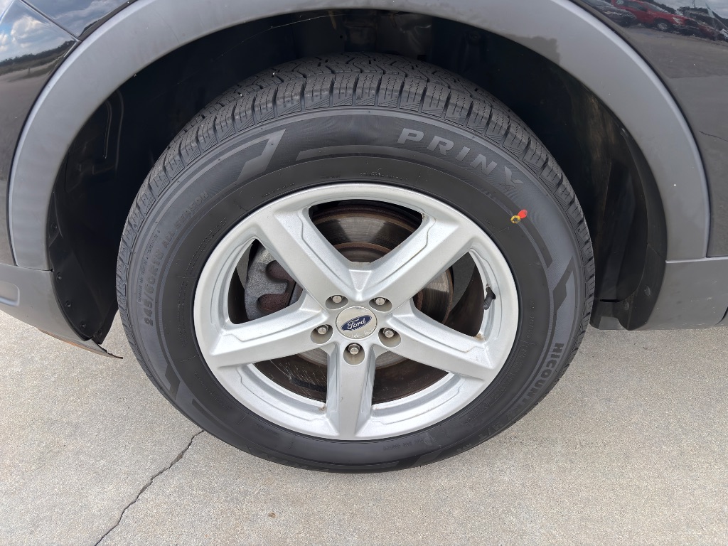 2019 Ford Explorer - $13,900