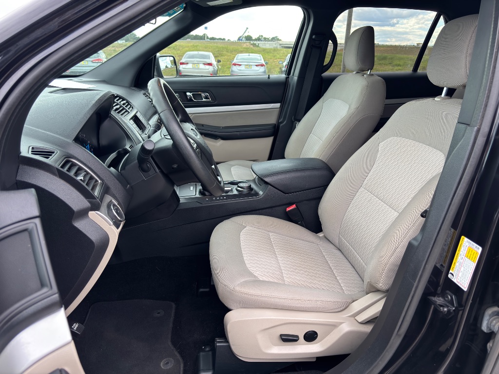 2019 Ford Explorer - $13,900