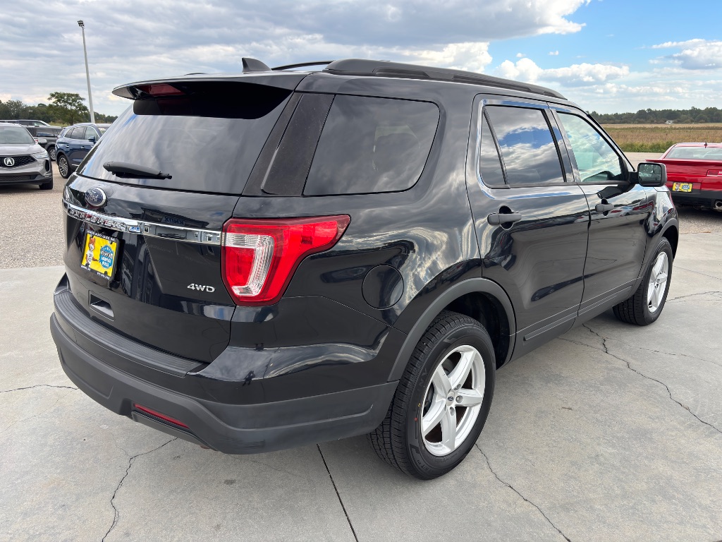2019 Ford Explorer - $13,900