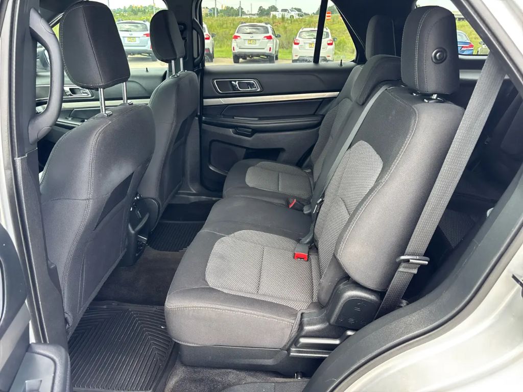 2018 Ford Explorer - $13,300