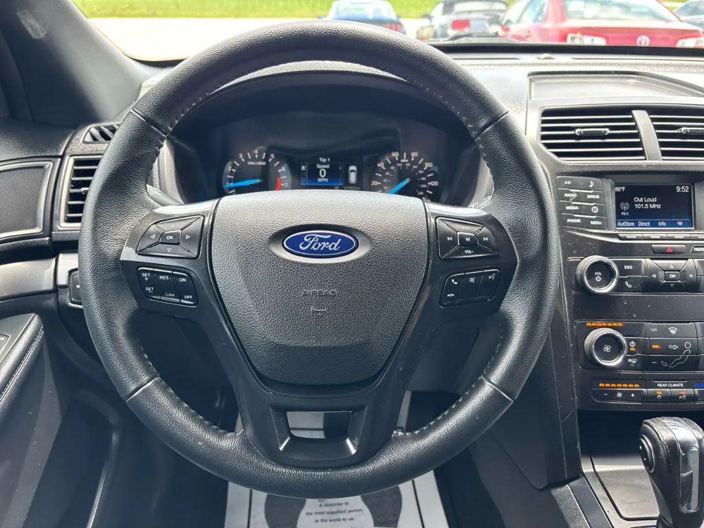 2018 Ford Explorer - $13,300