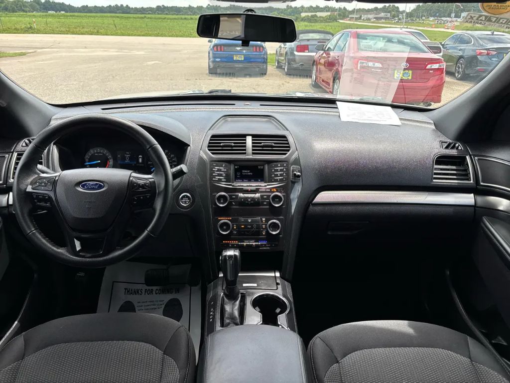 2018 Ford Explorer - $13,300