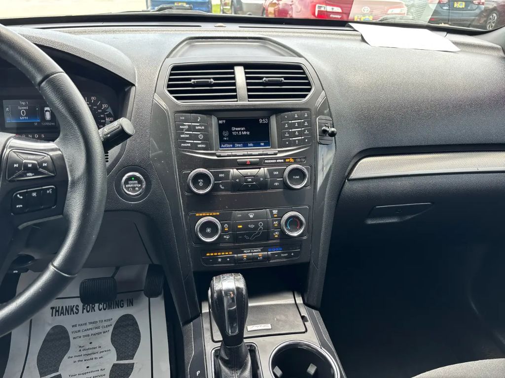 2018 Ford Explorer - $13,300