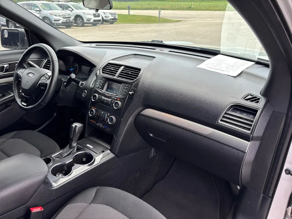 2018 Ford Explorer - $13,300