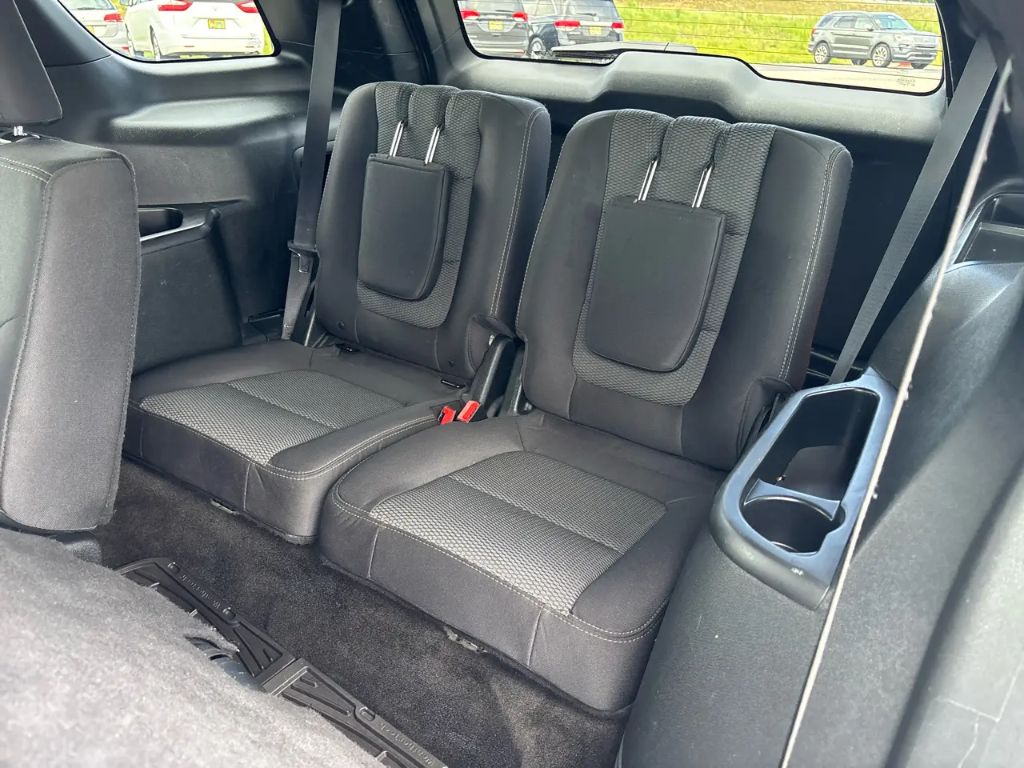 2018 Ford Explorer - $13,300