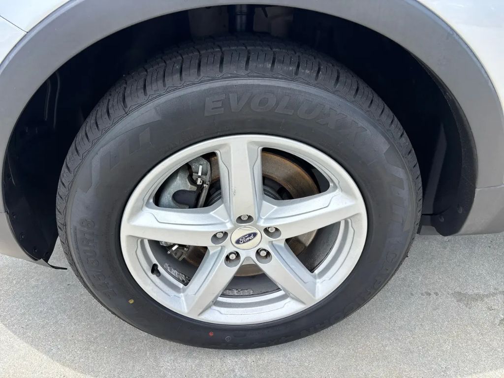 2018 Ford Explorer - $13,300