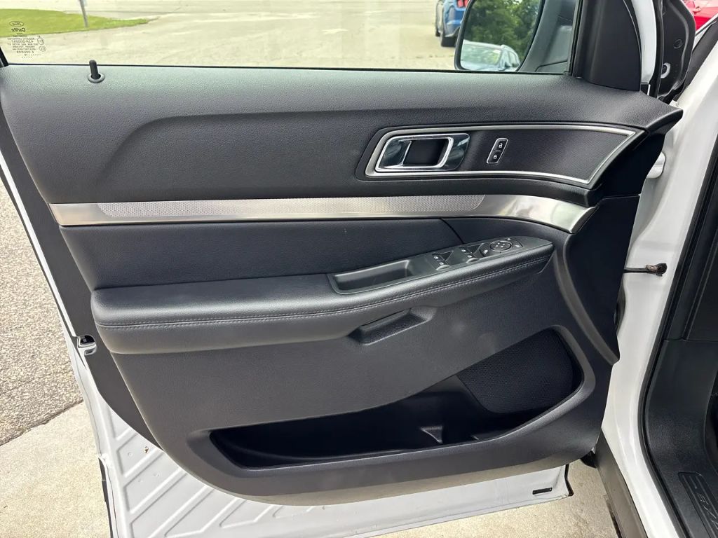 2019 Ford Explorer - $16,800