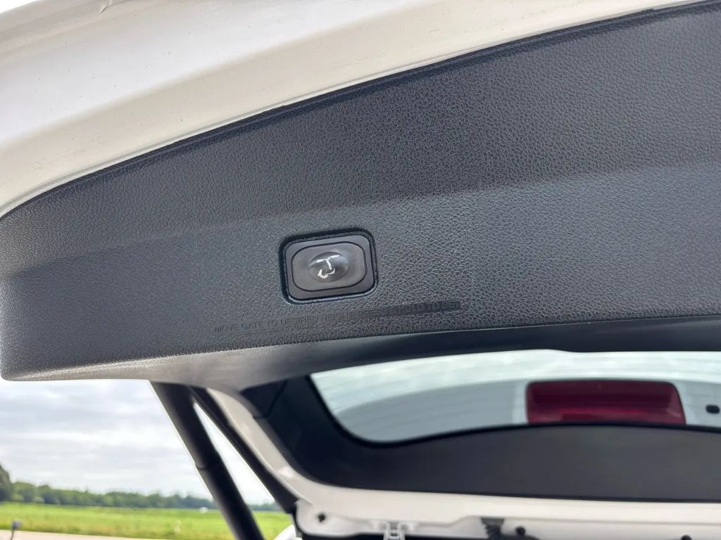 2019 Ford Explorer - $16,800
