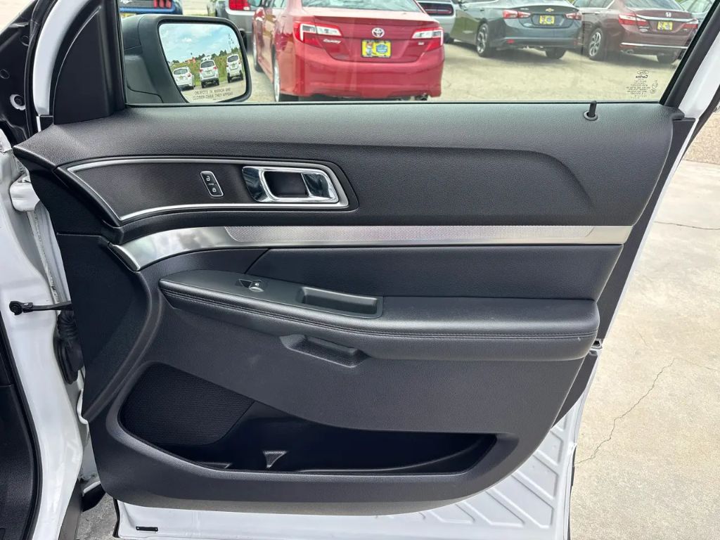 2019 Ford Explorer - $16,800