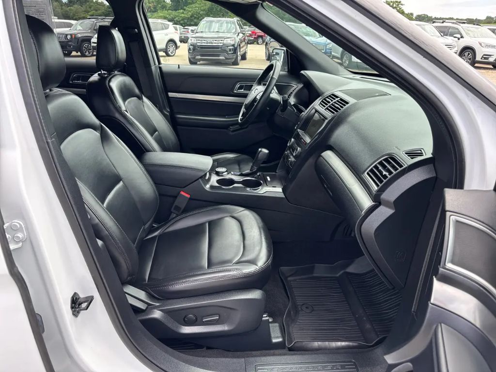 2019 Ford Explorer - $16,800