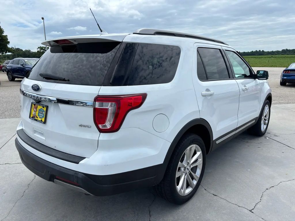 2019 Ford Explorer - $16,800