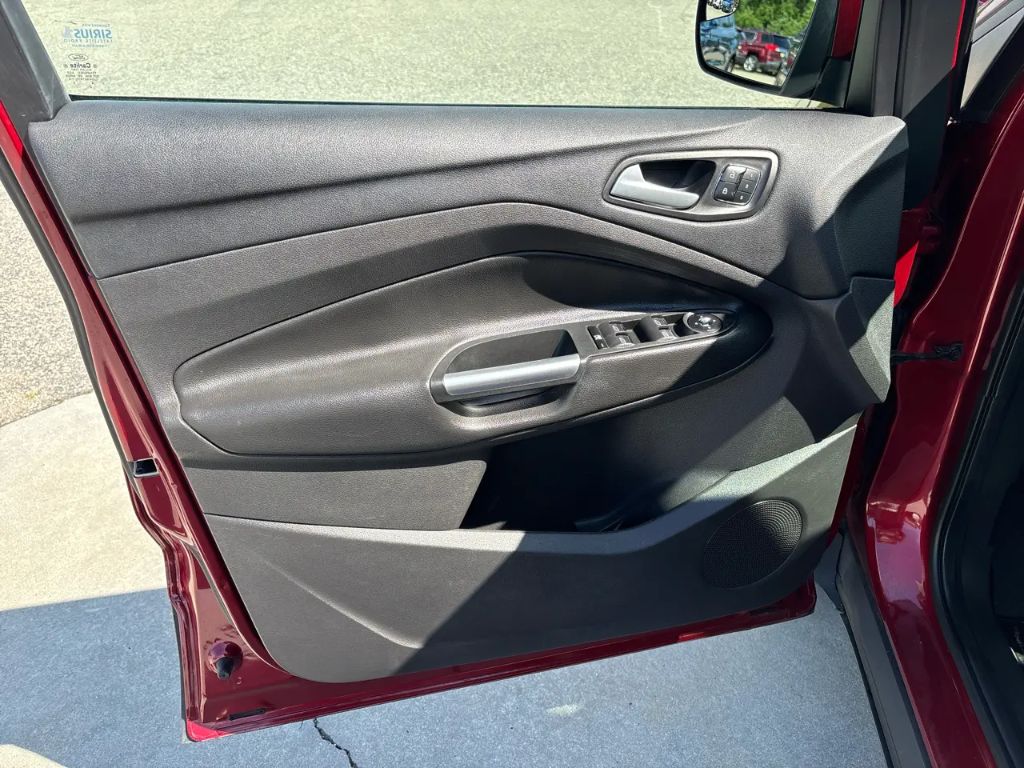 2013 Ford Escape - $9,995
