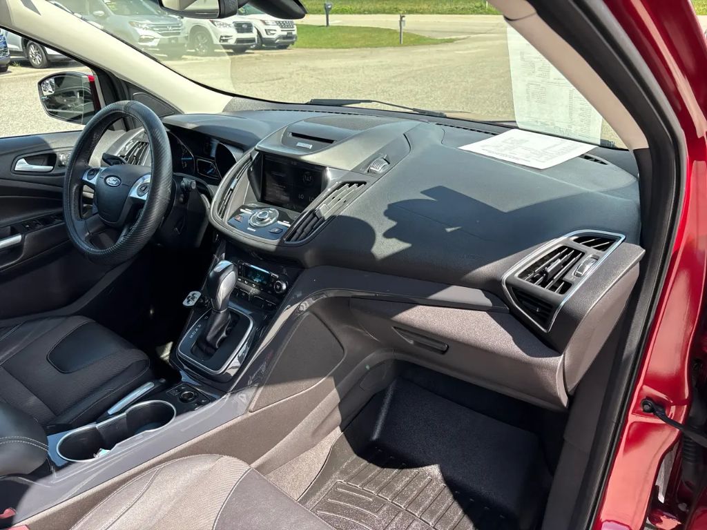 2013 Ford Escape - $9,995