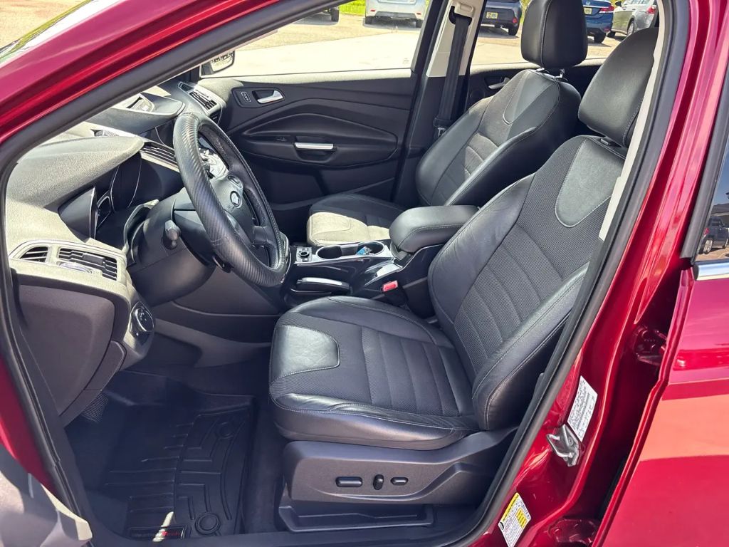 2013 Ford Escape - $9,995