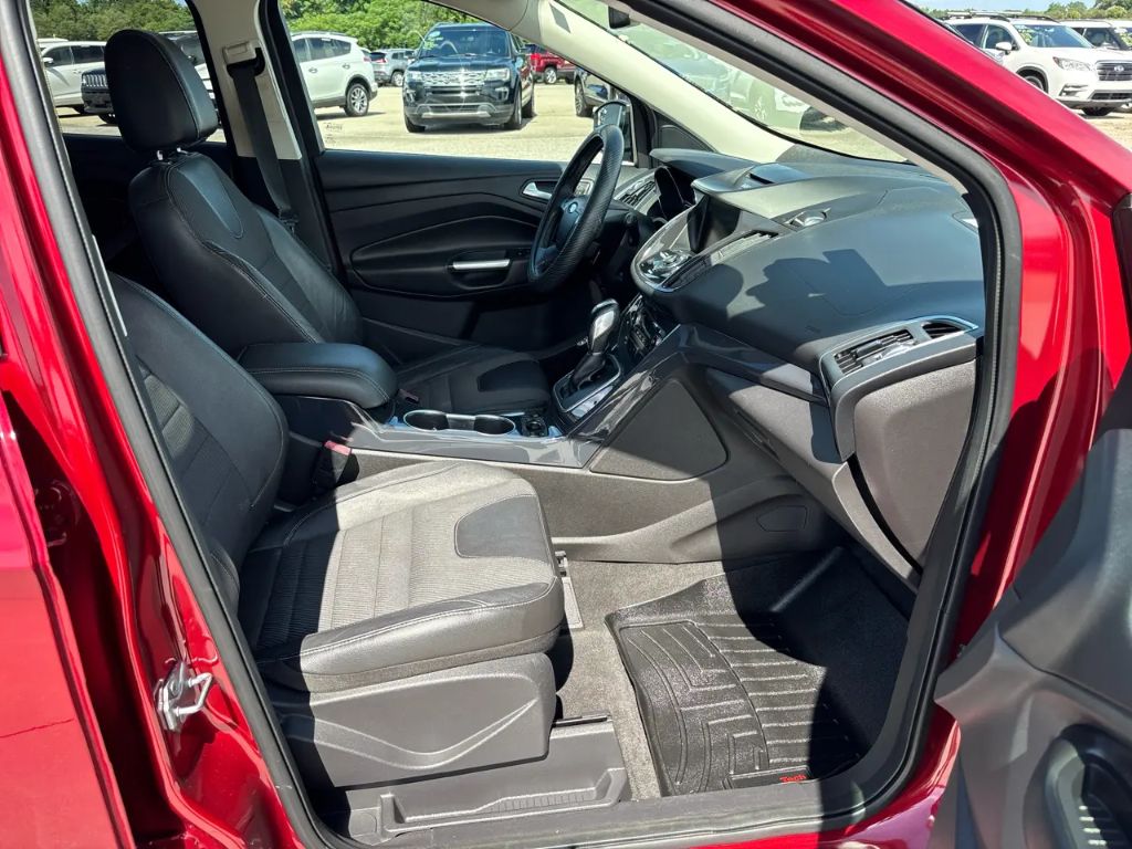 2013 Ford Escape - $9,995