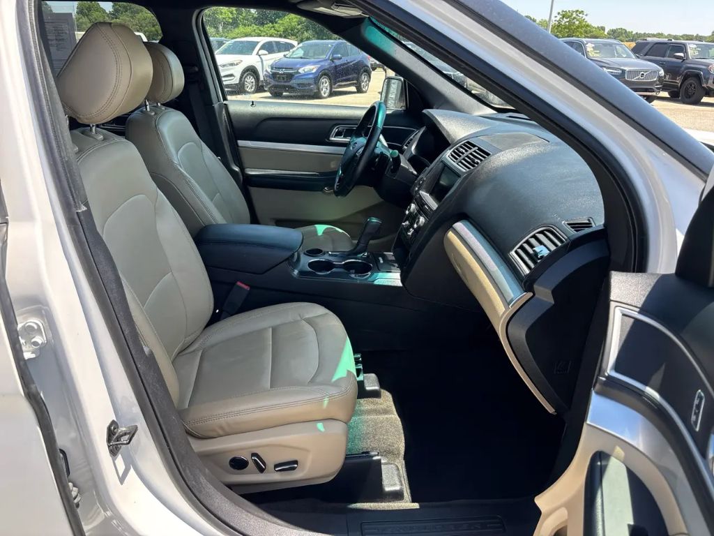 2016 Ford Explorer - $10,000