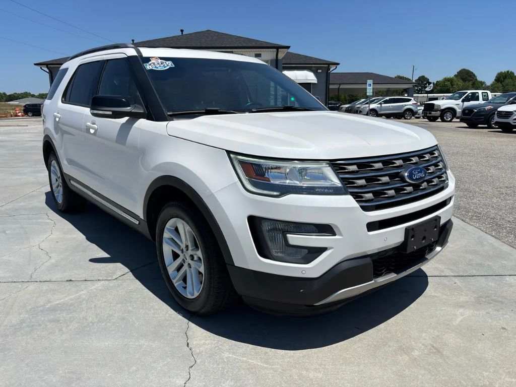 2016 Ford Explorer - $10,000