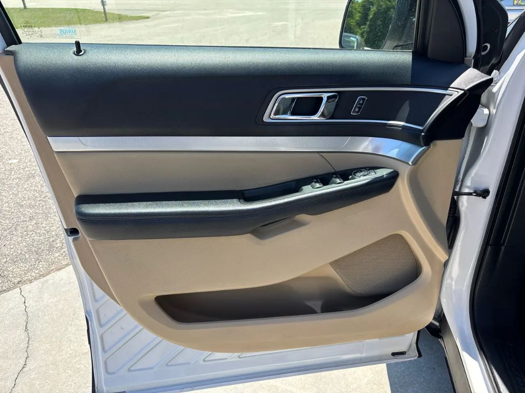 2016 Ford Explorer - $10,000