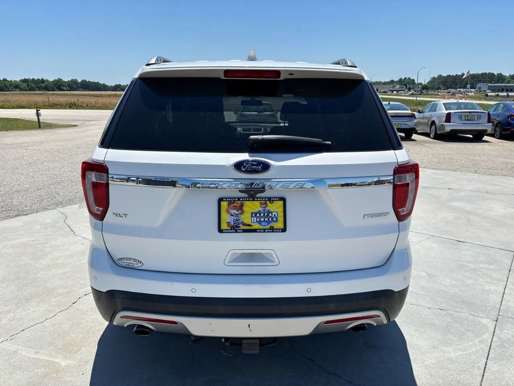 2016 Ford Explorer - $10,000