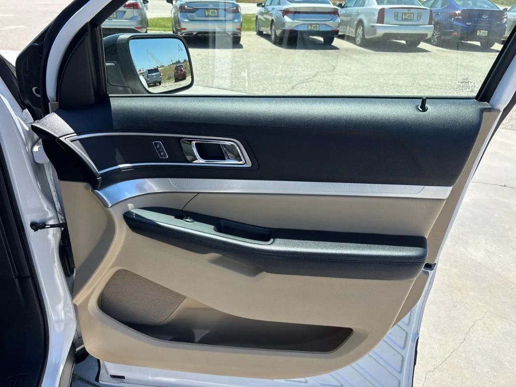 2016 Ford Explorer - $10,000