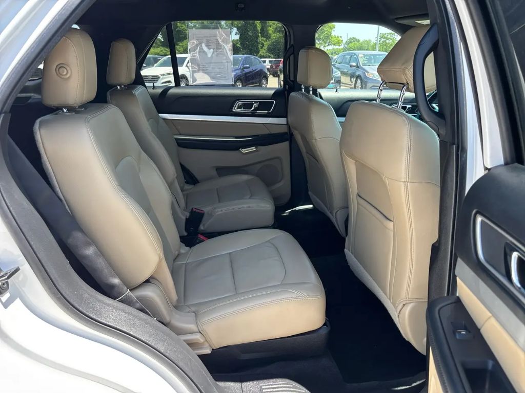 2016 Ford Explorer - $10,000