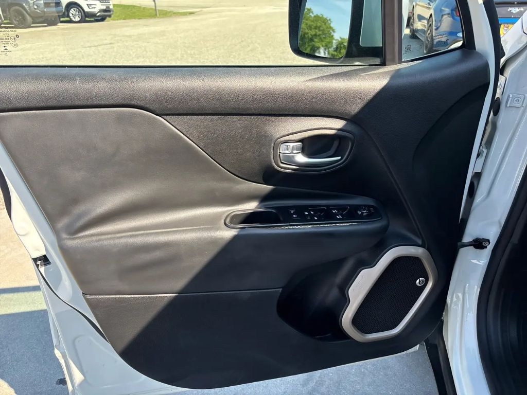 2016 Jeep Renegade - $10,000