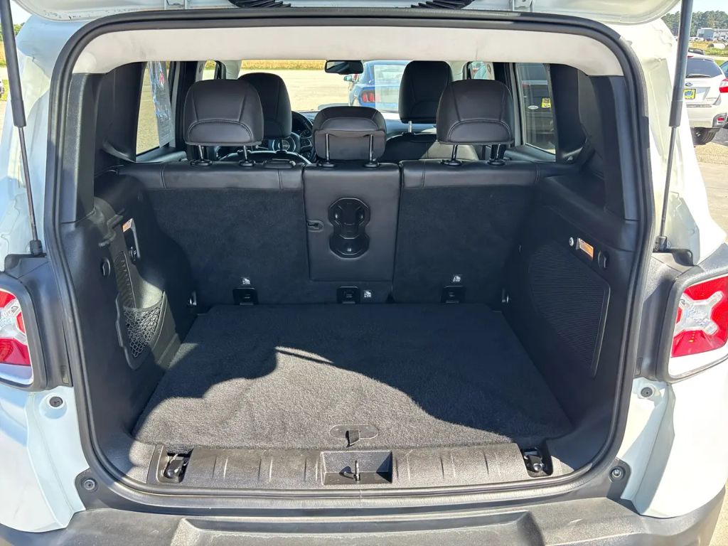 2016 Jeep Renegade - $10,000