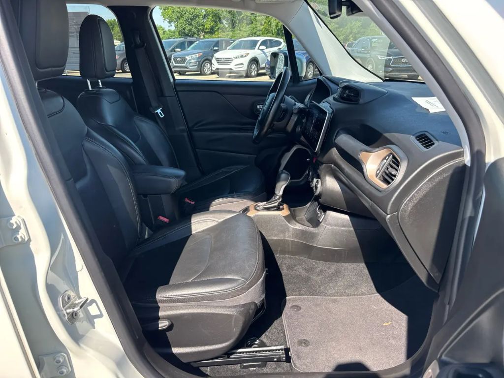 2016 Jeep Renegade - $10,000