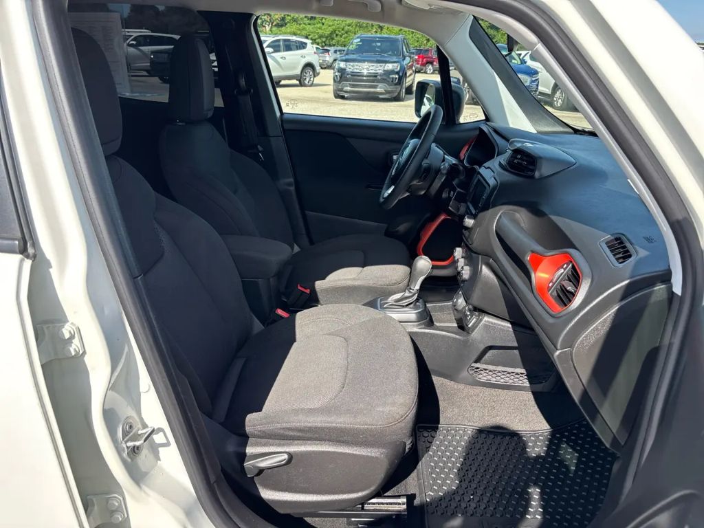 2019 Jeep Renegade - $13,300