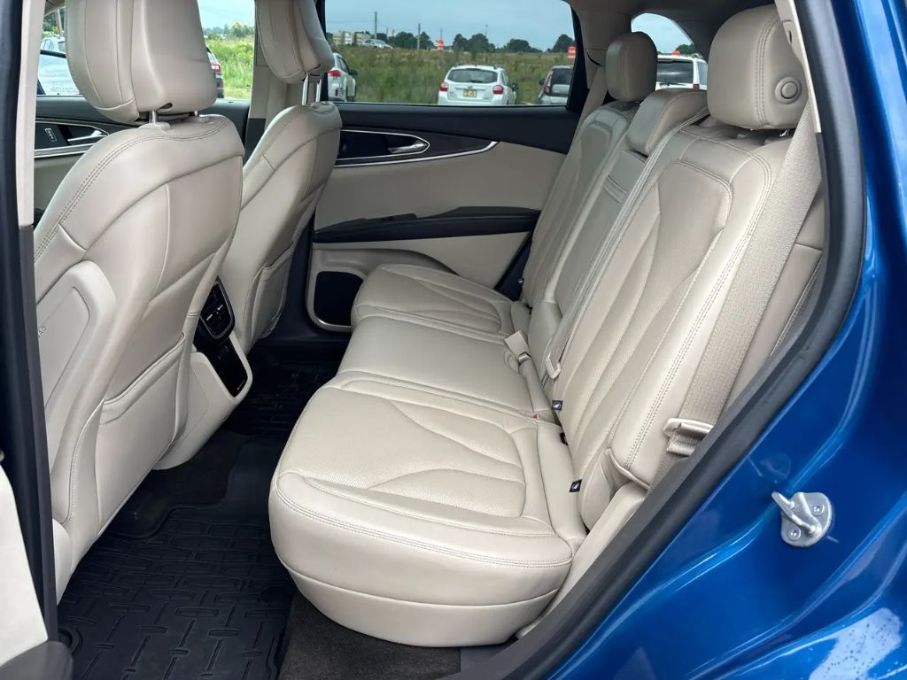 2020 Lincoln Nautilus - $17,500