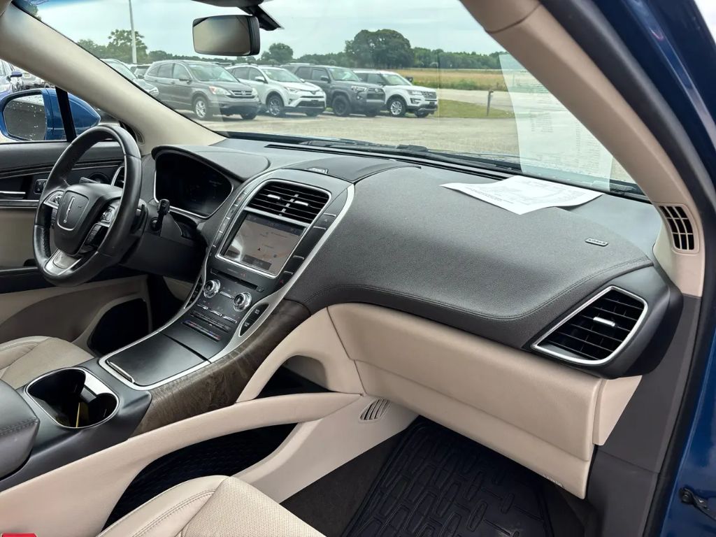 2020 Lincoln Nautilus - $17,500