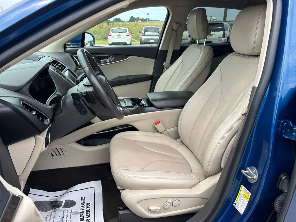 2020 Lincoln Nautilus - $17,500