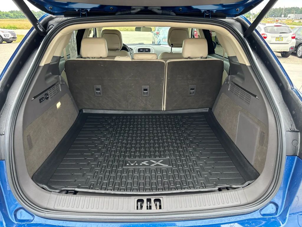 2020 Lincoln Nautilus - $17,500