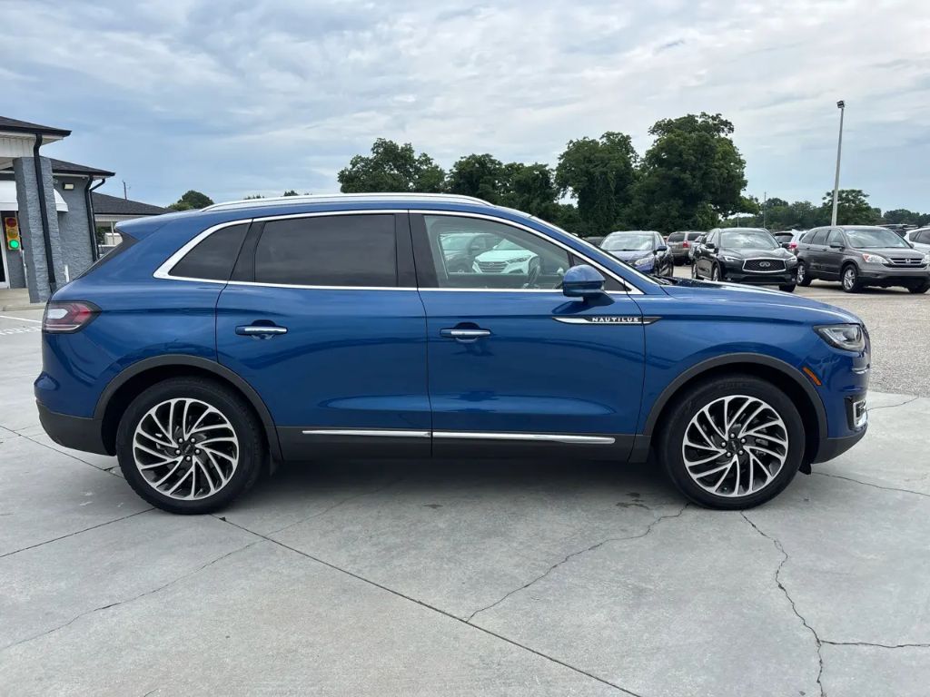 2020 Lincoln Nautilus - $17,500