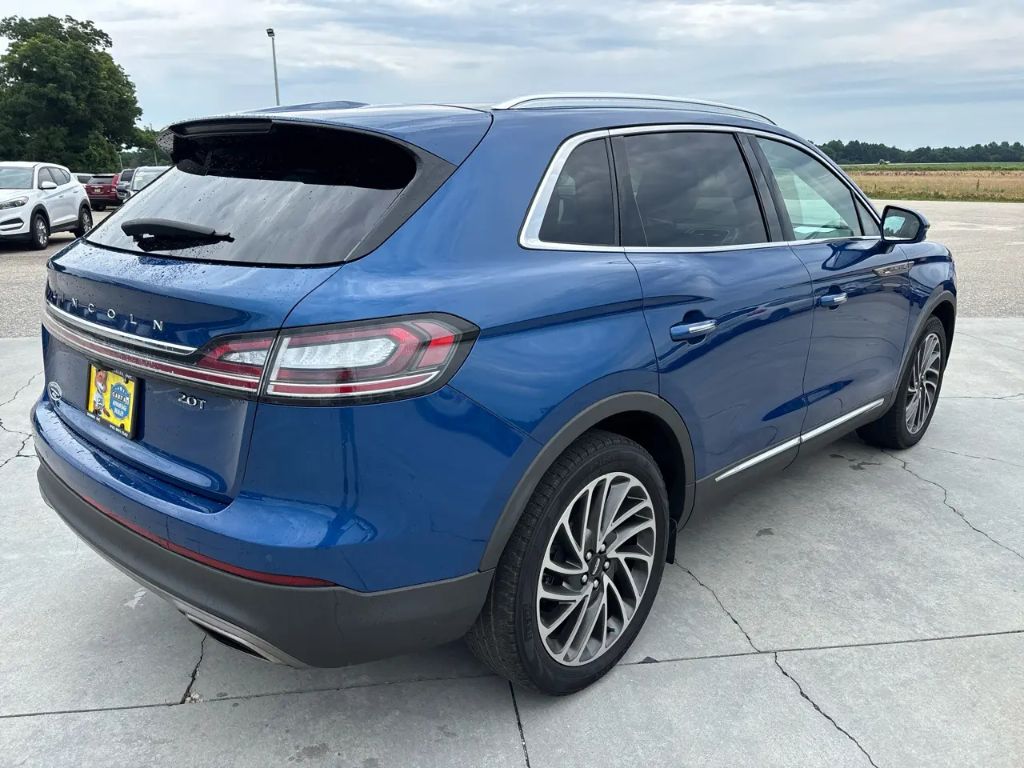 2020 Lincoln Nautilus - $17,500