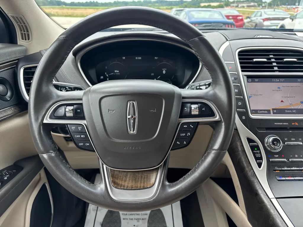 2020 Lincoln Nautilus - $17,500